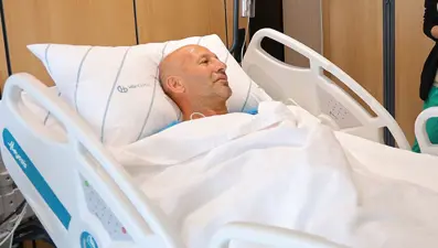 Hafif şikayetle gitti, idrar kesesinden çıktı: Doktorları bile şaşırttı