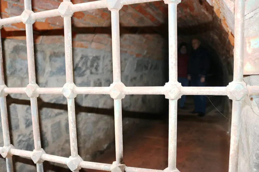 Diyarbakır'da tarihi surlardaki geçitler görüntülendi 3 Diyarbakır'da tarihi surlardaki geçitler görüntülendi 3