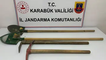 Karabük'te izinsiz kazıya suçüstü: 3 kişi yakalandı