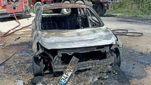 Karabük'te seyir halindeki otomobil yandı