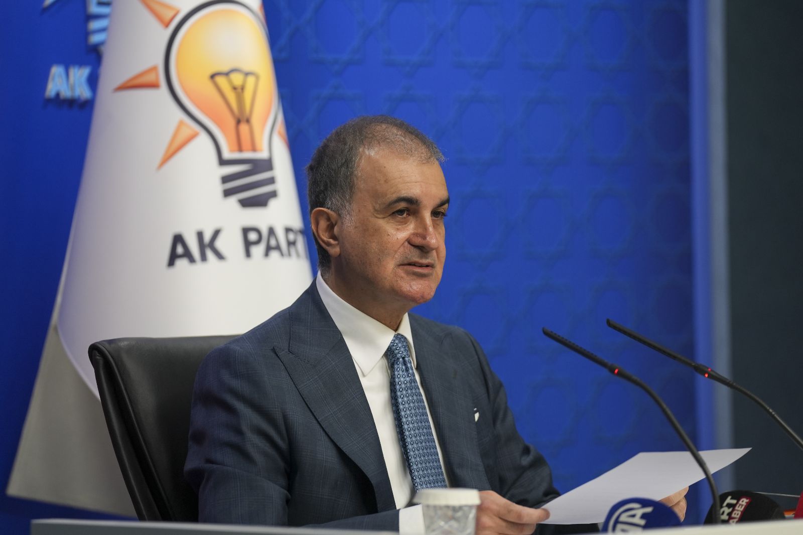 Ömer Çelik'ten Özgür Özel'e cemevi tepkisi