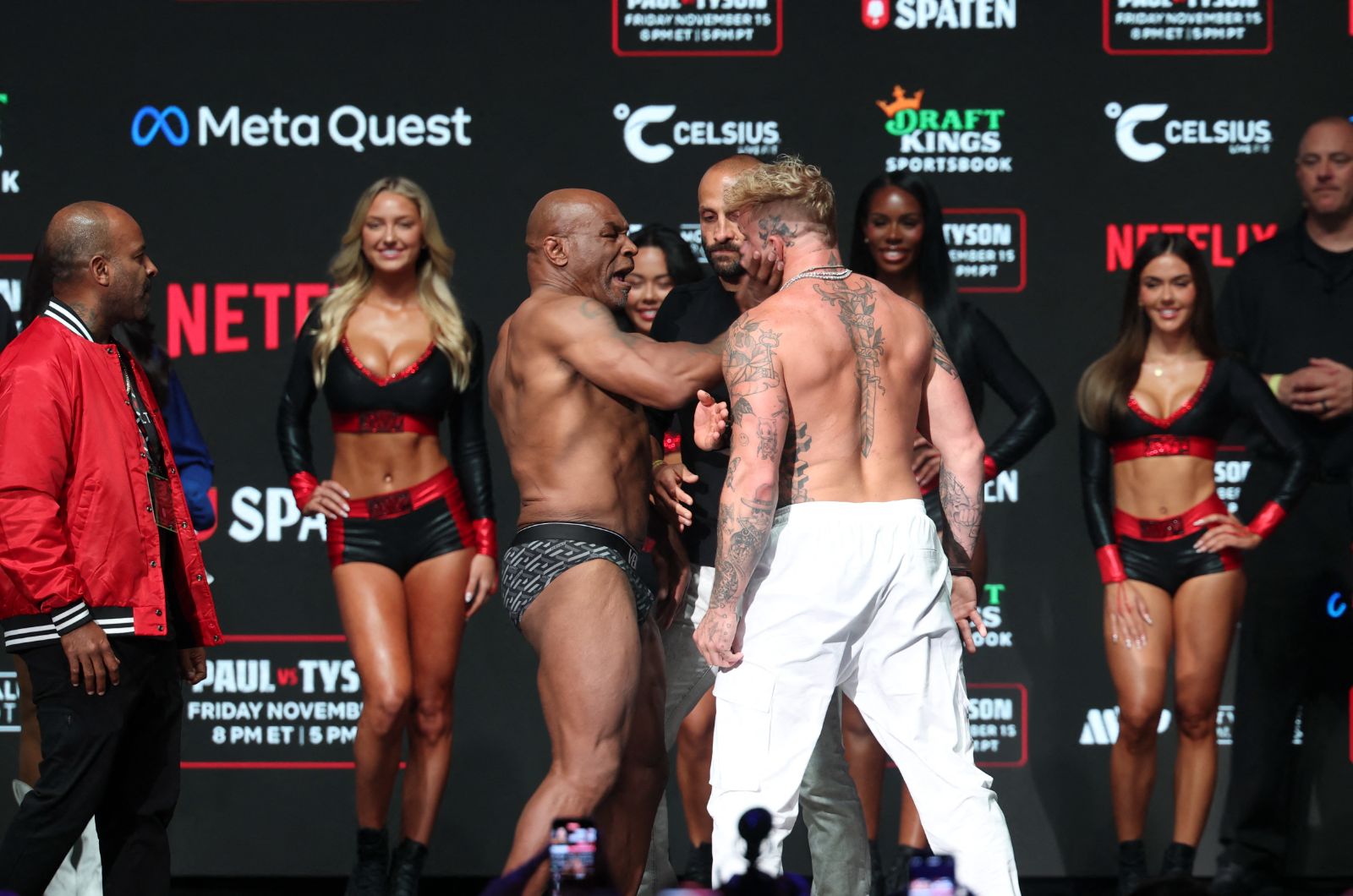 Dünyanın beklediği boks maçı öncesi Mike Tyson'dan Jake Paul'a tokat: Bana vurdu ve kaçtı, onu öldüreceğim!