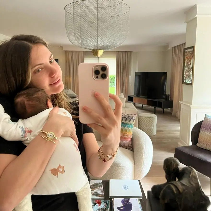 2024'te bebek sahibi olan ünlüler 4