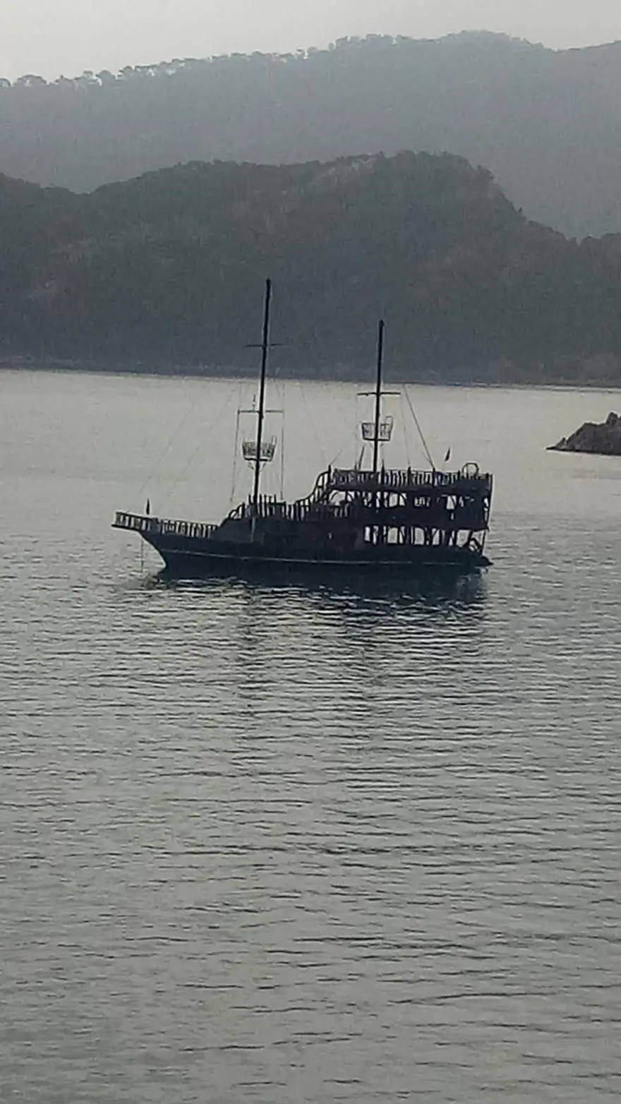 Marmaris'te gezi teknesi battı 2 Marmaris'te gezi teknesi battı 2