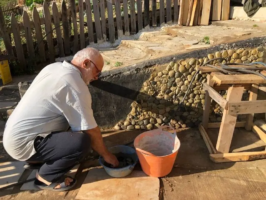 Evinin dış cephe mantolaması için 8 bin lira istenince mantolamayı kendi yöntemiyle yaptı 2