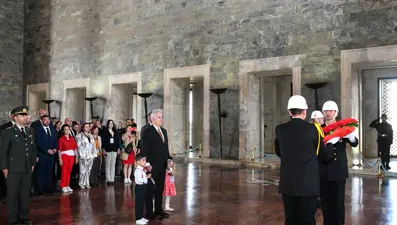 Devlet Tiyatroları Genel Müdürü Tamer Karadağlı, Anıtkabir'i ziyaret etti