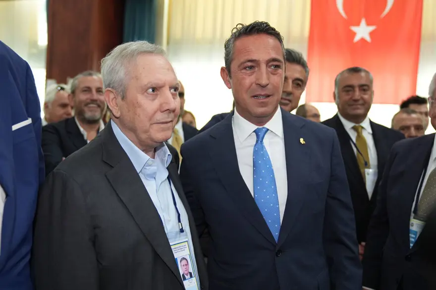 Fenerbahçe Kulübü Yüksek Divan Kurulu toplantısı başladı: Ali Koç ve Aziz Yıldırım bir arada! 3 Fenerbahçe Kulübü Yüksek Divan Kurulu toplantısı başladı: Ali Koç ve Aziz Yıldırım bir arada! 3