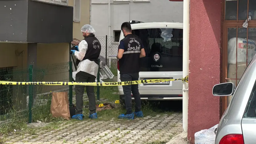 Evdeki tartışma kavgaya dönüştü, bıçaklayıp balkondanattılar 2