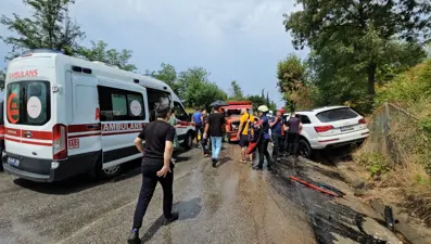 Sakarya'da kamyonet ile cip çarpıştı: 4'ü çocuk 5 yaralı