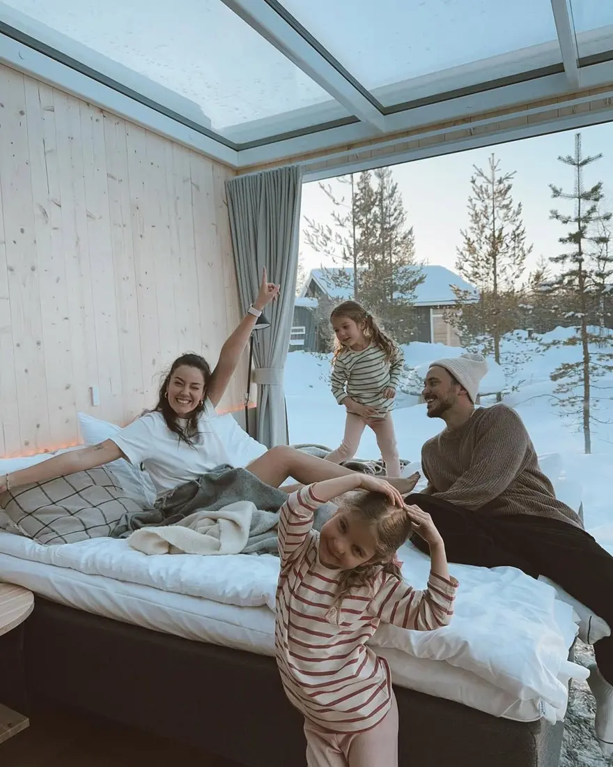 Pelin Akil ile Anıl Altan ikiz kızlarının doğum gününde bir araya geldi 3