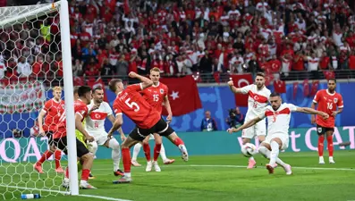 Merih Demiral'dan tarihi gol