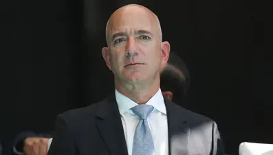 Çiçeği burnunda damat Bezos hisse sattı