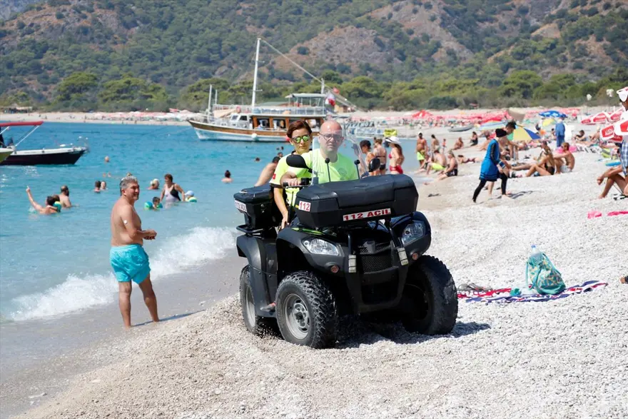ATV motorlu 112 Acil Servis ekibi sahillerde hayat kurtarıyor 3