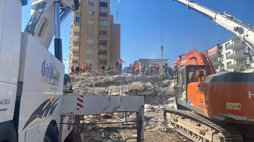 105 kişiye mezar olan Bilge Sitesi'nin fenni mesulü suçu kat maliklerine attı 105 kişiye mezar olan Bilge Sitesi'nin fenni mesulü suçu kat maliklerine attı