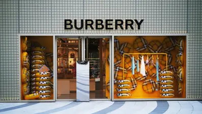 İşçilere çıkış, CEO'ya yüksek maaş: Moda devinden tepki çeken ödeme