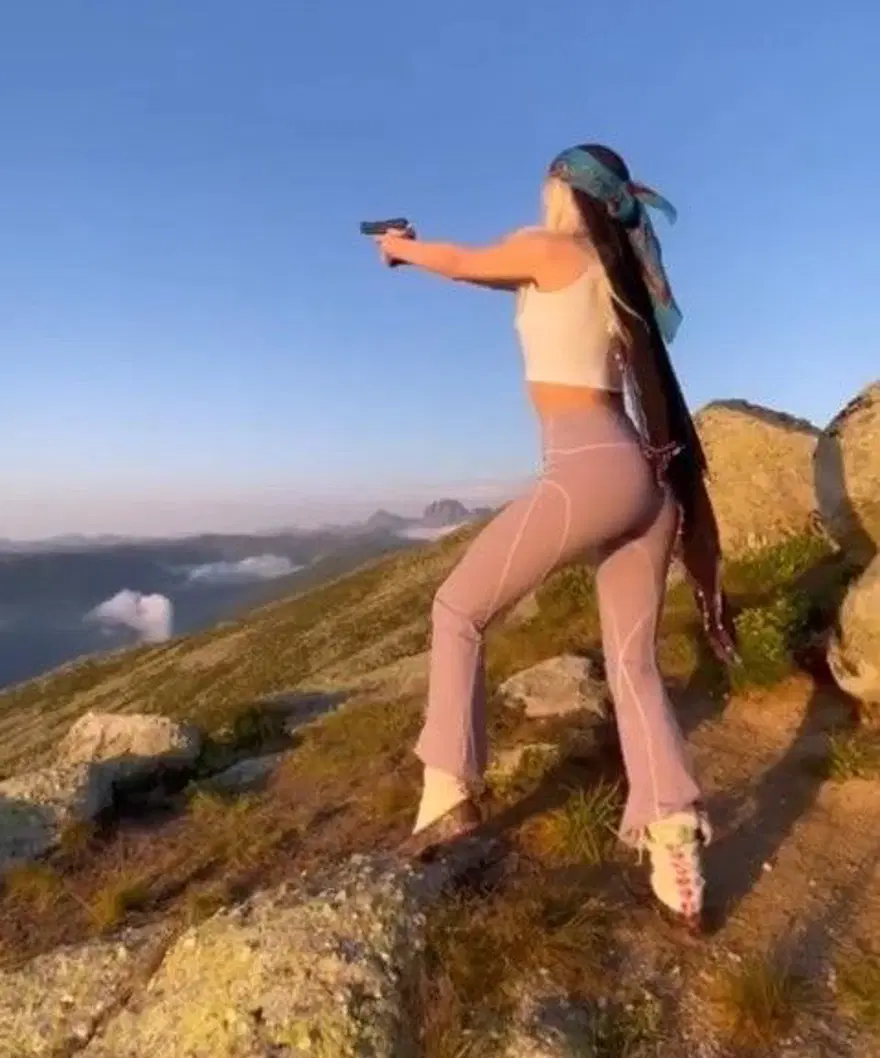 Silahla ateş eden Aleyna Tilki'ye tepki 4