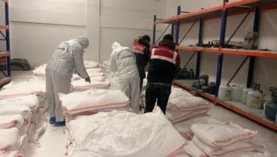 Zehir tacirlerinin bebek pudrası oyunu