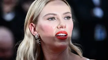 Scarlett Johansson hem oyuncu hem de yönetmen olarak Cannes'da
