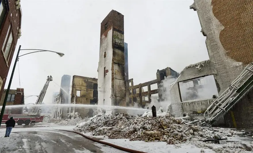 İtfaiyenin buzla mücadelesi 44