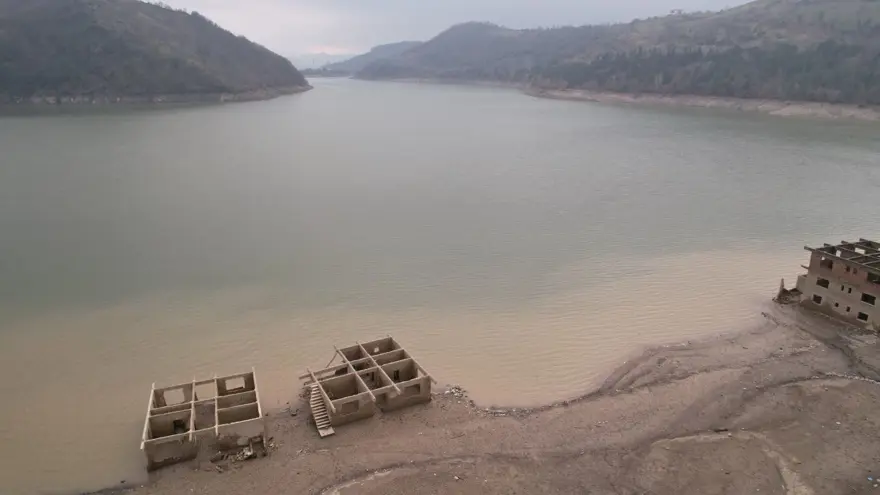 Su çekildi, köy gün yüzüne çıktı! 2 Su çekildi, köy gün yüzüne çıktı! 2