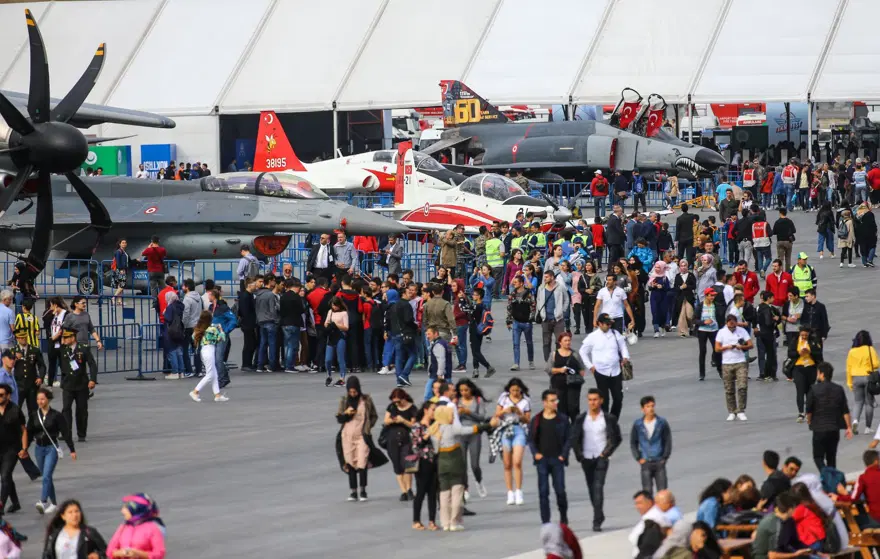 Teknofest'te büyük yarış! Kenan Sofuoğlu SOLOTÜRK’e karşı 27 Teknofest'te büyük yarış! Kenan Sofuoğlu SOLOTÜRK’e karşı 27