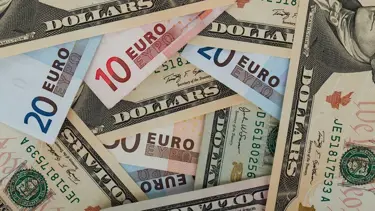 Euro/dolar paritesi 20 yılın en düşük seviyesinde