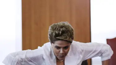 Brezilya&#x27;da meclis Rousseff için soruşturmaya izin verdi