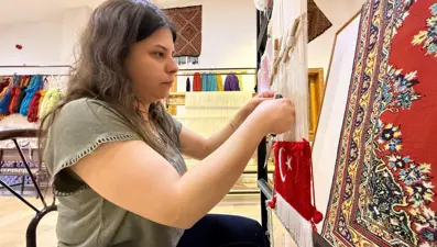 Çerçeve boyutunda minyatür halı: Fiyatı 100 bin lirayı buluyor