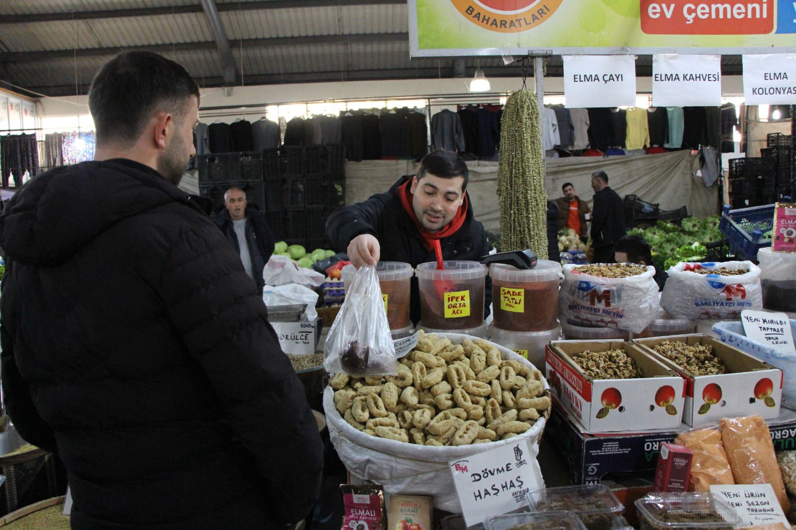 Halkın "sarı altını" 1 kilosu gram altını geçti: Pazarın en pahalısı ama geceleri bile satılıyor