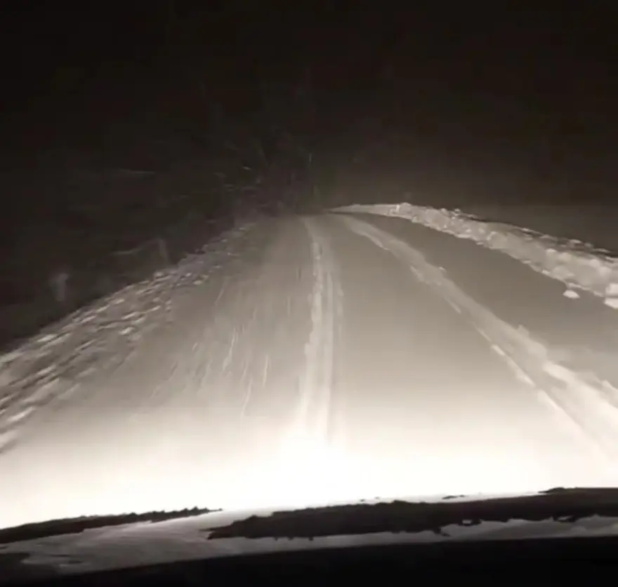 Mevsimin ilk kar yağışı düştü: Ekipler tuzlama yapıyor 5 Mevsimin ilk kar yağışı düştü: Ekipler tuzlama yapıyor 5