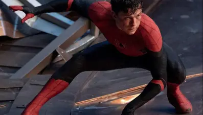 Tom Holland sette kaza geçirdi: Yeni Spider-man filmi ertelenecek mi?