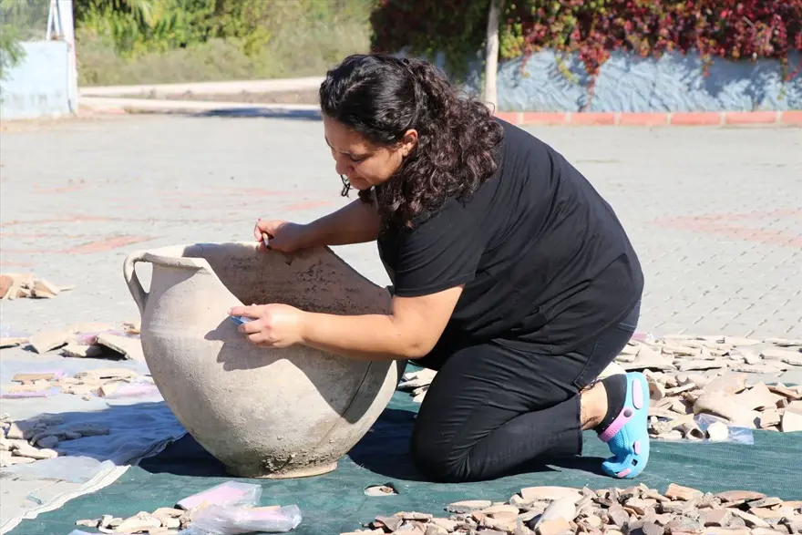 Tatarlı Höyük'te Orta Demir Çağ'a ait depolama alanı bulundu 18 Tatarlı Höyük'te Orta Demir Çağ'a ait depolama alanı bulundu 18
