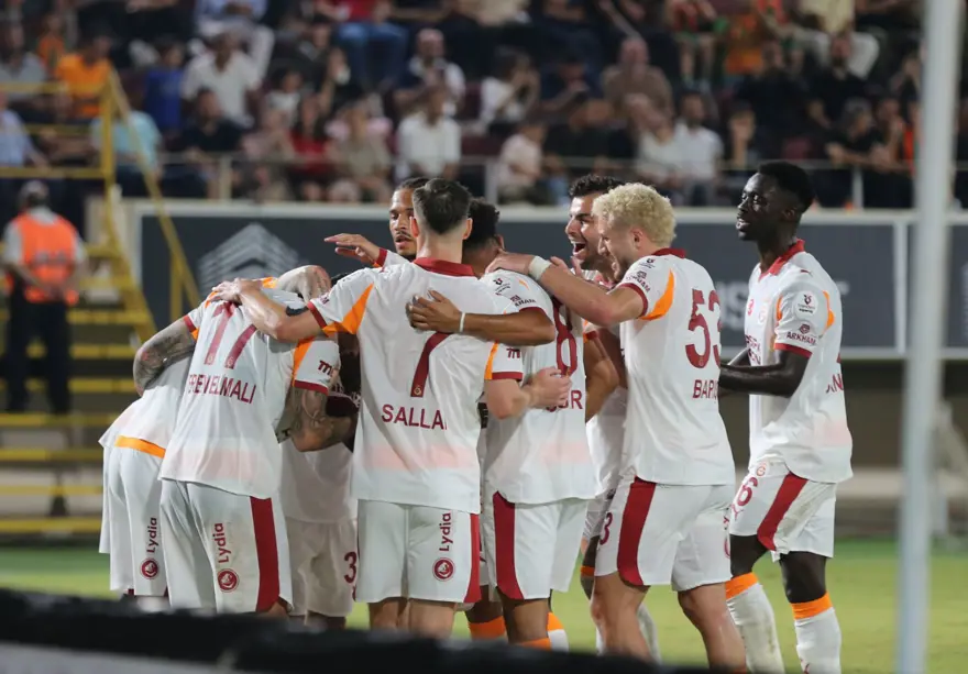 Derbi ne zaman, hangi kanalda? Galatasaray - Beşiktaş derbi maçı heyecanı başladı! 2