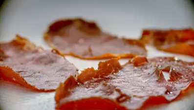 Kolon kanseri 50 yaş altı kişilerde neden arttı? Uzmanlar bu besinleri suçluyor