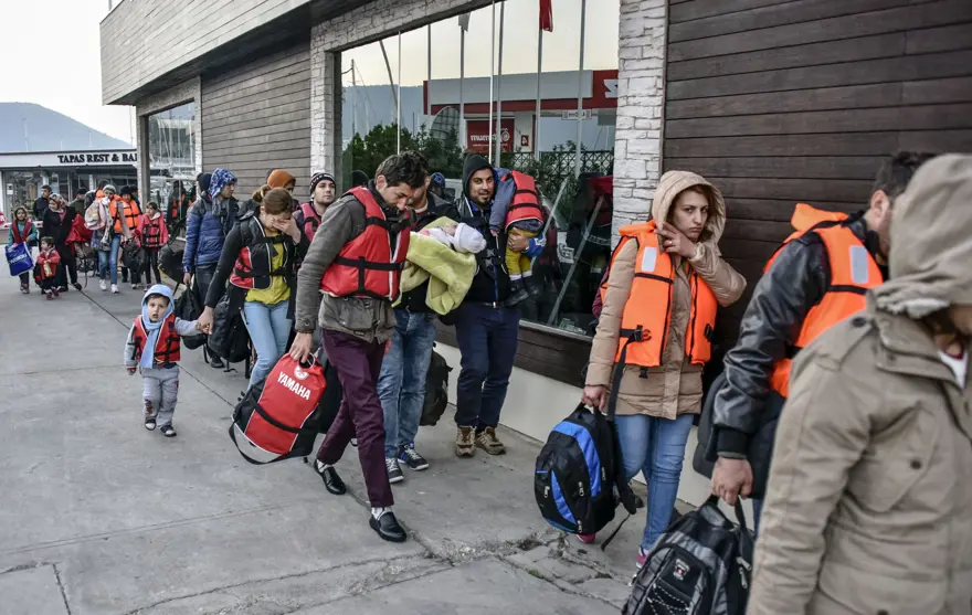 Yunanistan'a geçmeye çalışan 82 sığınmacı kurtarıldı 10