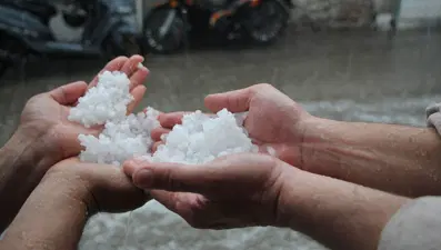 Manisa'da dolu yağışı etkili oldu