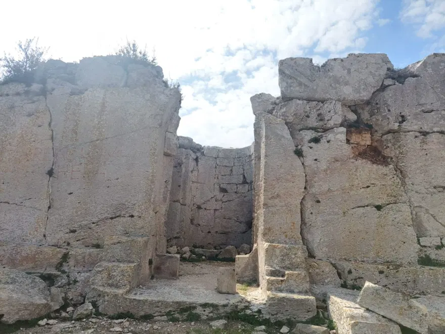1500 yıl önce depremzede Simon'un yaptığı manastır son depremi hasarsız atlattı 5