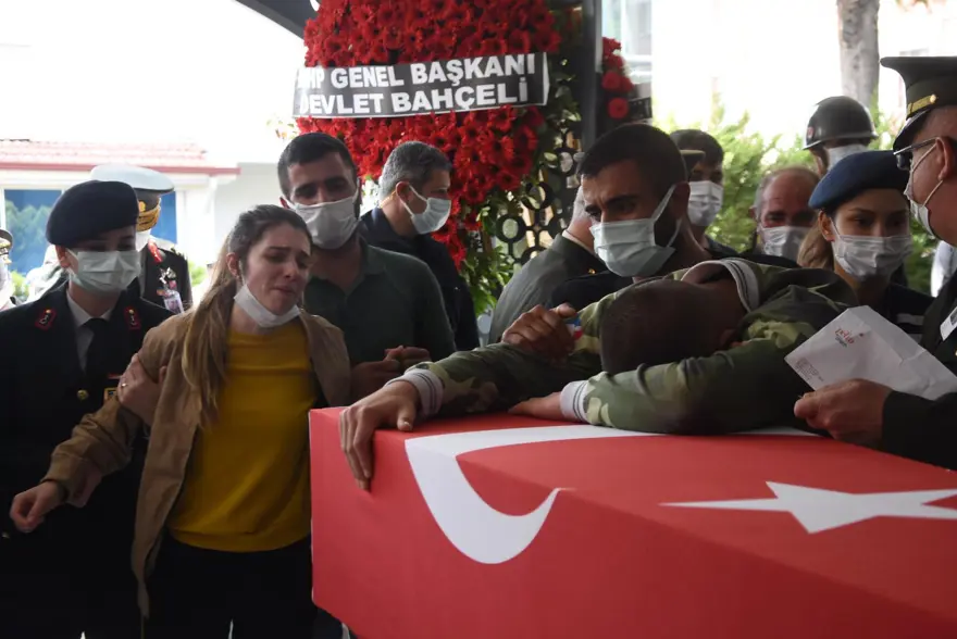 Şehit Teğmen Mehmet Kıvık, son yolculuğuna uğurlandı 3