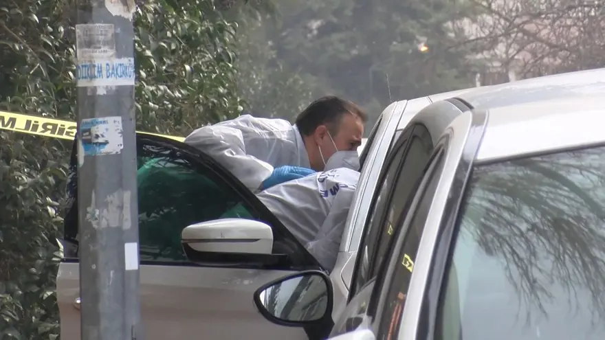 Park halindeki araçta ceset bulundu 3