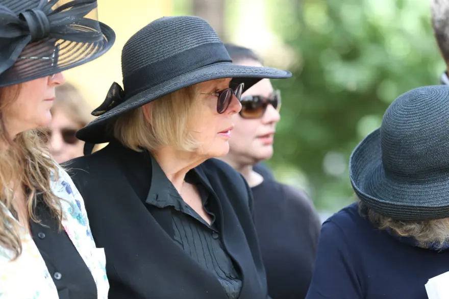 Korhan Berzeg için cenaze töreni: Kemikleri toprağa verildi 2