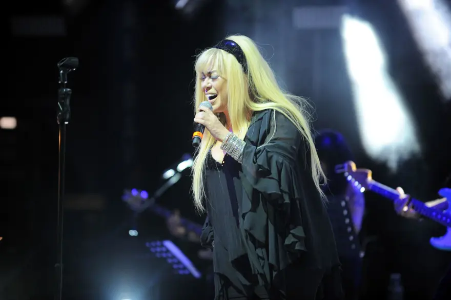 "BİLİYORLAR Kİ BİR TANE DELİ ZERRİN'LERİ VAR" 6