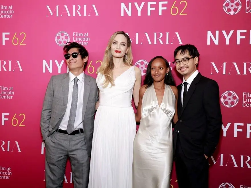 ANNELERİNİ YALNIZ BIRAKMIYORLAR 4