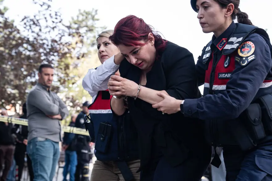 Yenidoğan soruşturması | Savcı kendisini tehdit edenleri böyle izledi, ters kelepçeli geçit yaptırdı 8