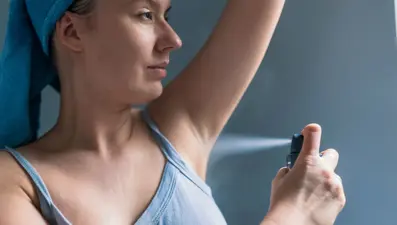 Deodorant kullanmak zararlı mı? Doğru bilinen yanlışlar var