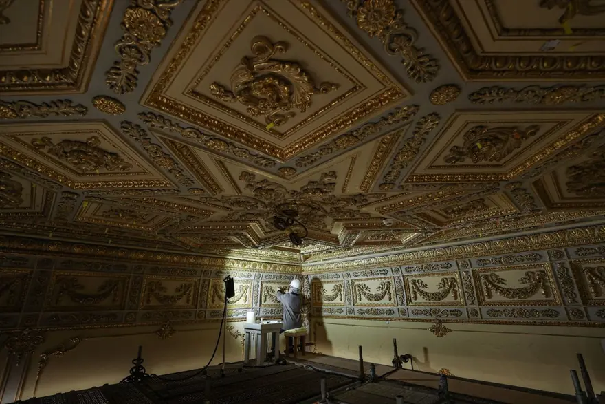 Dolmabahçe Sarayı Süfera Salonu'nun restorasyonu devam ediyor 14 Dolmabahçe Sarayı Süfera Salonu'nun restorasyonu devam ediyor 14