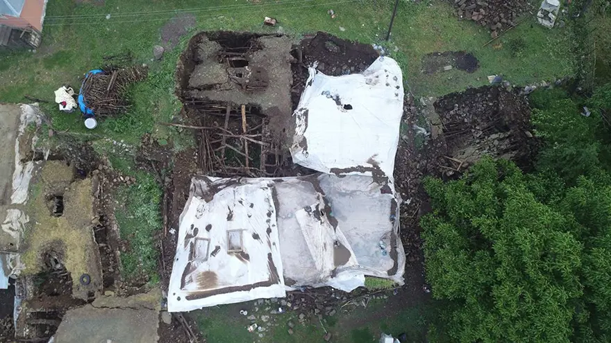 Bingöl'deki depremin boyutu gün ağarınca ortaya çıktı 4 Bingöl'deki depremin boyutu gün ağarınca ortaya çıktı 4