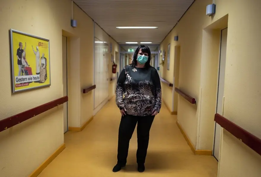 Karantinayı adım adım kaldıran Almanya'da endişelendiren gelişme 5