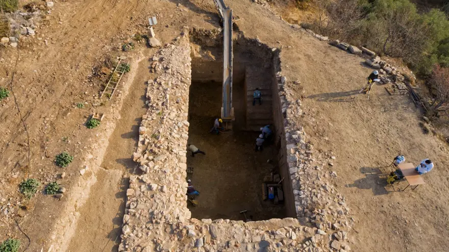 Metropolis Antik Kenti kazıları yeniden başladı 1 Metropolis Antik Kenti kazıları yeniden başladı 1