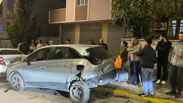 Babasının arabasını kaçırdı, mahalleyi savaş alanına çevirdi