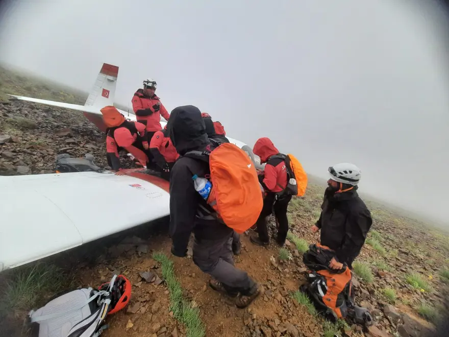 Kaçkar Dağı'nda düşen uçak: Yolcu pilotu uyarmış 1 Kaçkar Dağı'nda düşen uçak: Yolcu pilotu uyarmış 1